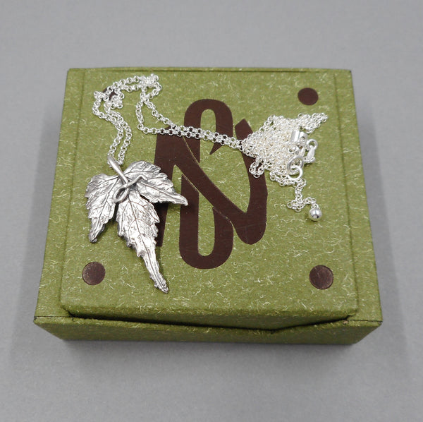 Porcelain Berry Leaf Pendant in Fine Silver