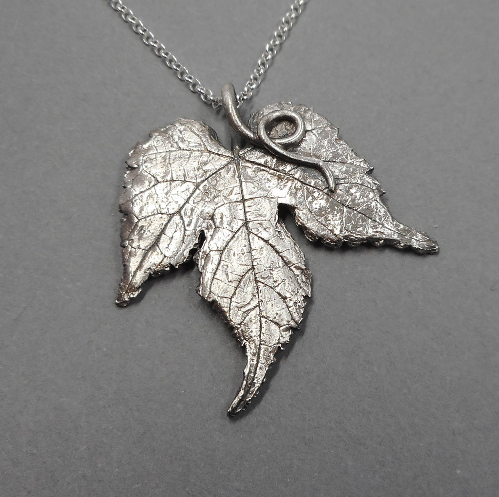 Porcelain Berry Leaf Pendant in Fine Silver