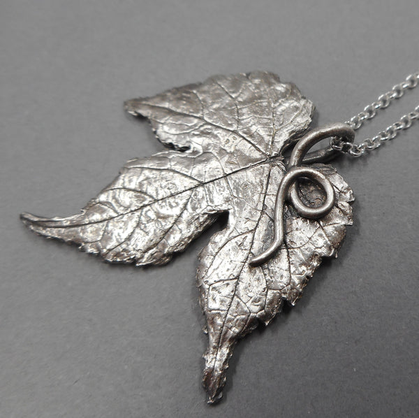 Porcelain Berry Leaf Pendant in Fine Silver