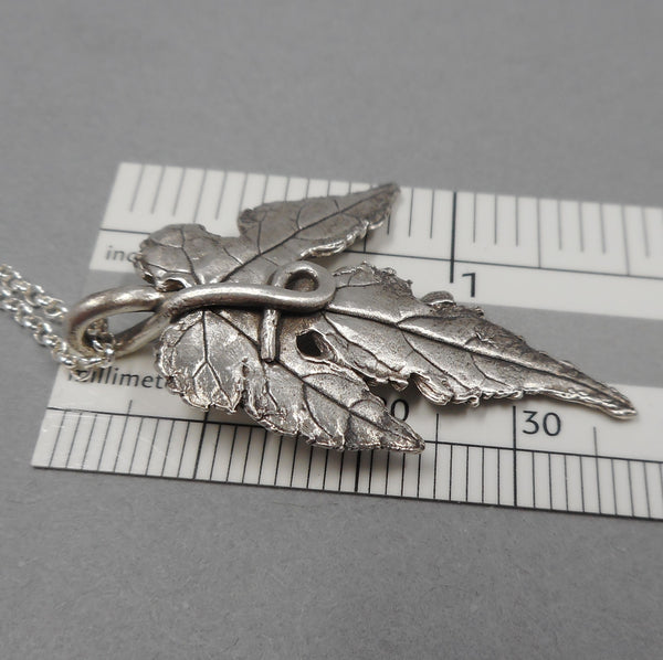 Porcelain Berry Leaf Pendant in Fine Silver