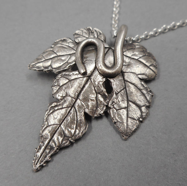 Porcelain Berry Leaf Pendant in Fine Silver