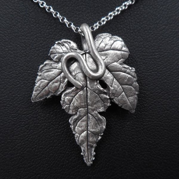 Porcelain Berry Leaf Pendant in Fine Silver